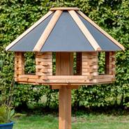 Fågelbord "Tofta"- fågelhus i impregnerat trä, tak i metall, VOSS.garden