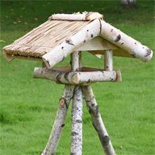 Fågelbord inkl. stativ i trä, fågelbord Holm, vasstak, VOSS.garden